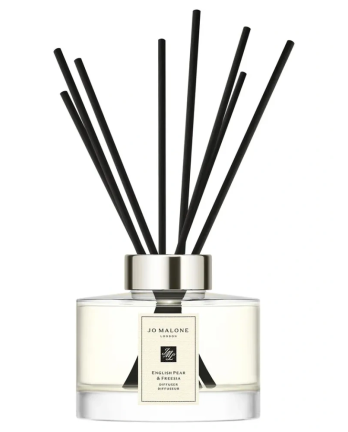 1 - english pear & freesia